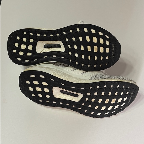 ADIDAS UltraBoost White and Gray Running Shoes sz women’s 7 - Picture 7 of 7